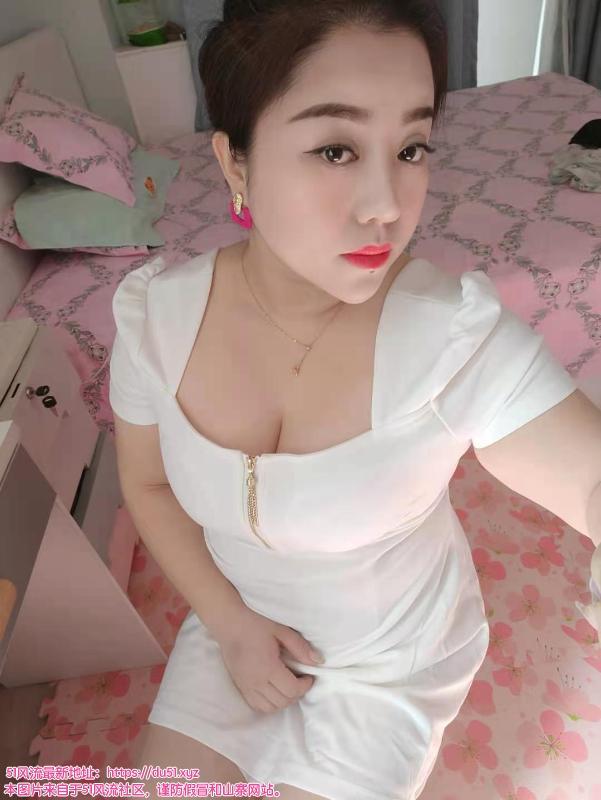 呼家楼成熟丰满大胸妹