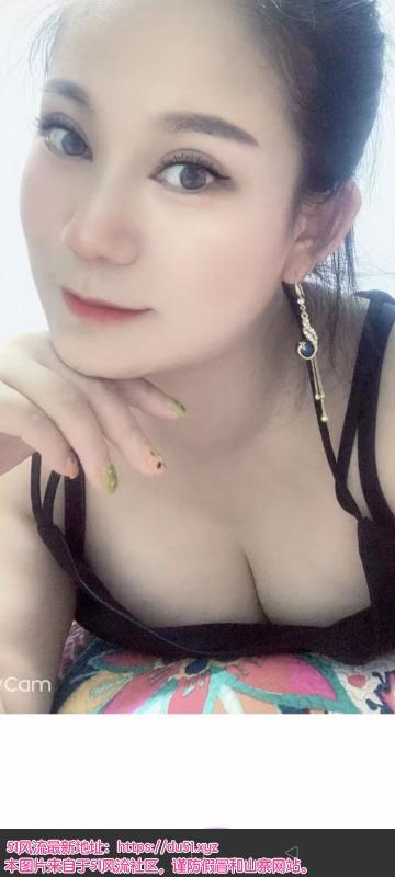 朵朵小嫂子骚气好玩