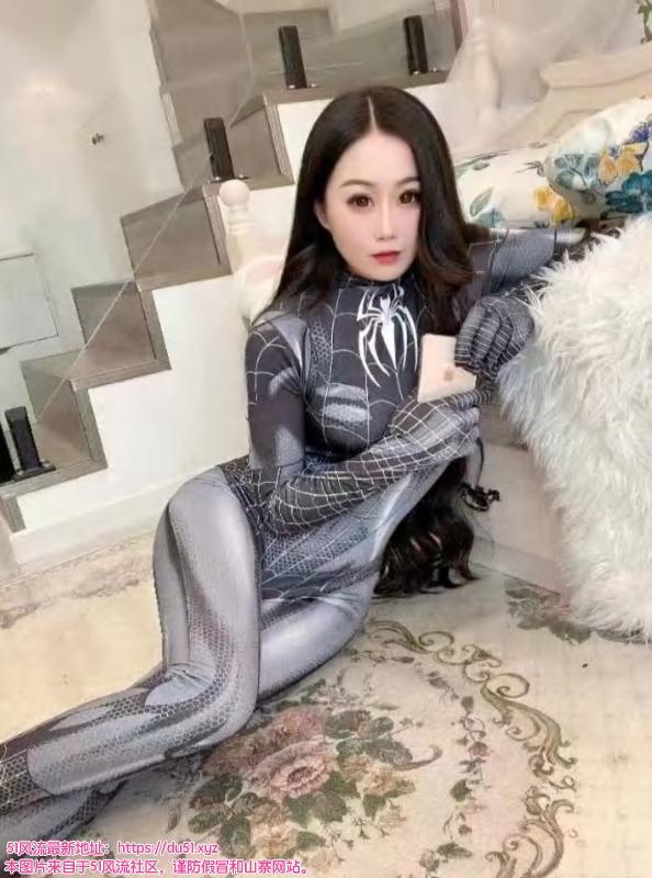 非常放的开的美女一枚