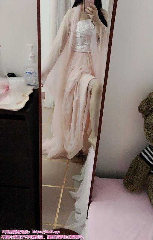 长腿萱萱性价比小妹