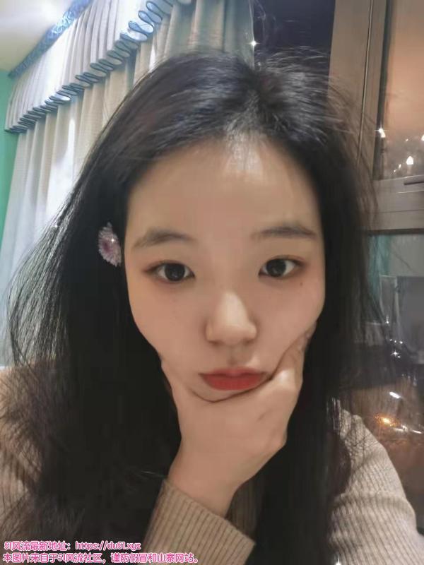 漂亮的依依小姐姐