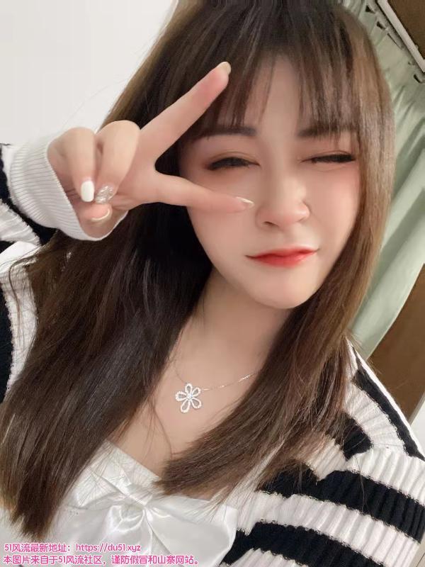 大胸皮肤白 娜娜