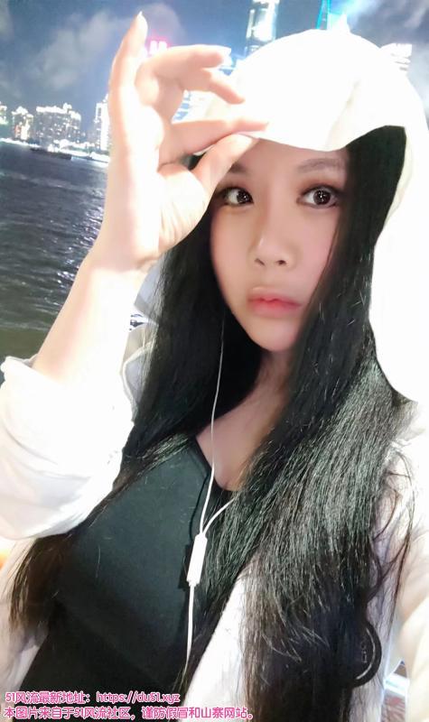 丰满的大奶水妹