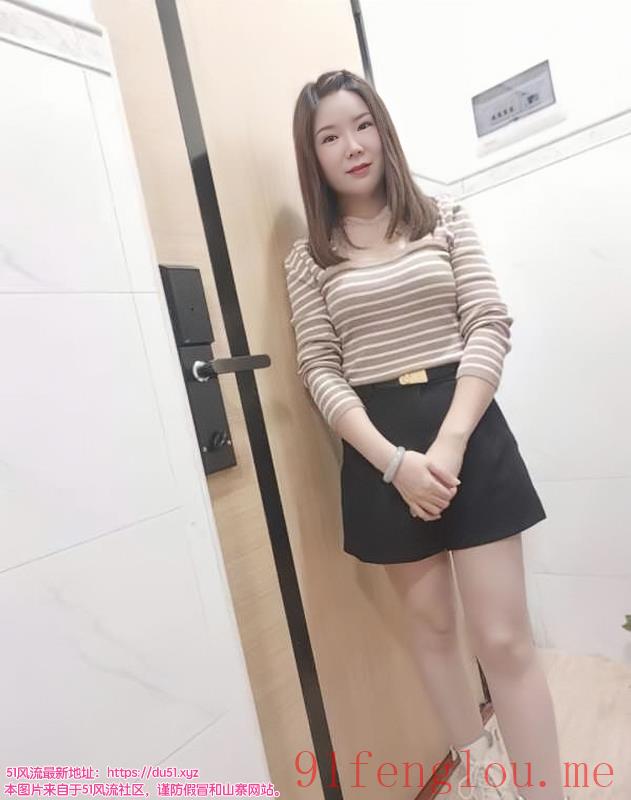 双飞少妇丹丹姐