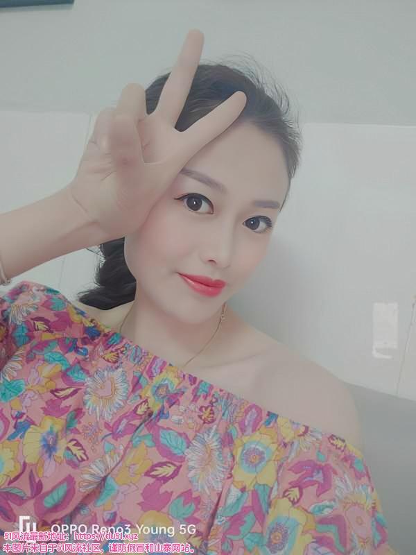 可双飞的丰满少妇