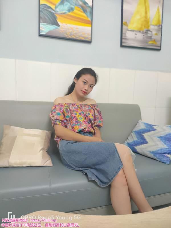 可双飞的丰满少妇