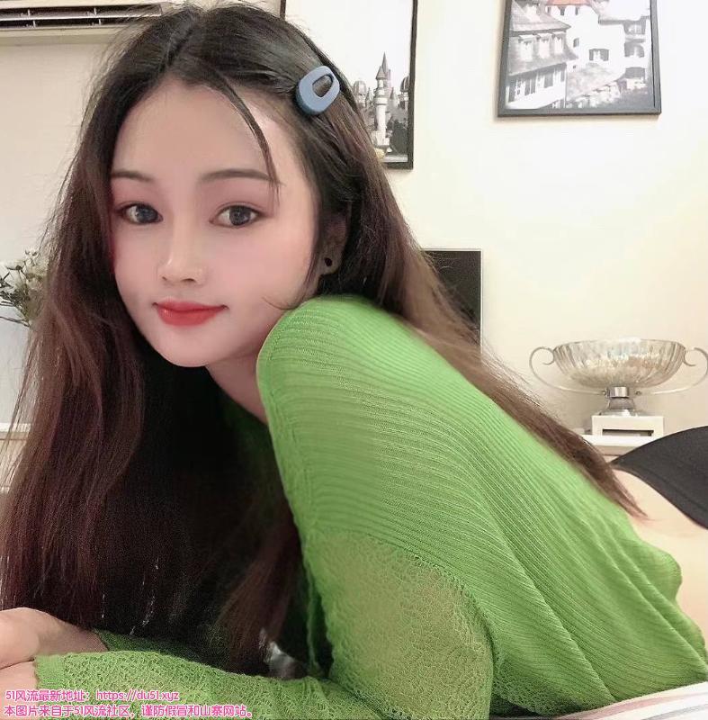 园区性感身材嫩妹