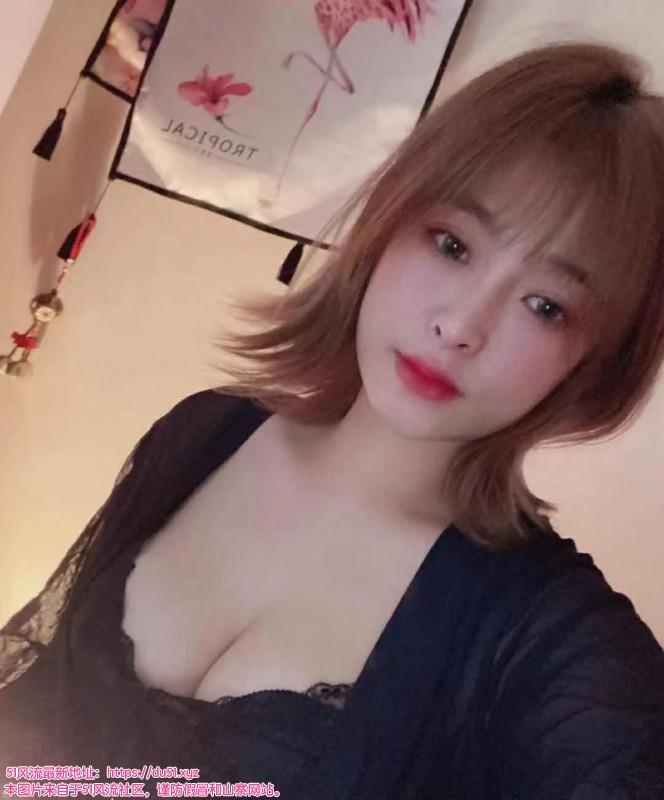 身材不错的长腿妹子