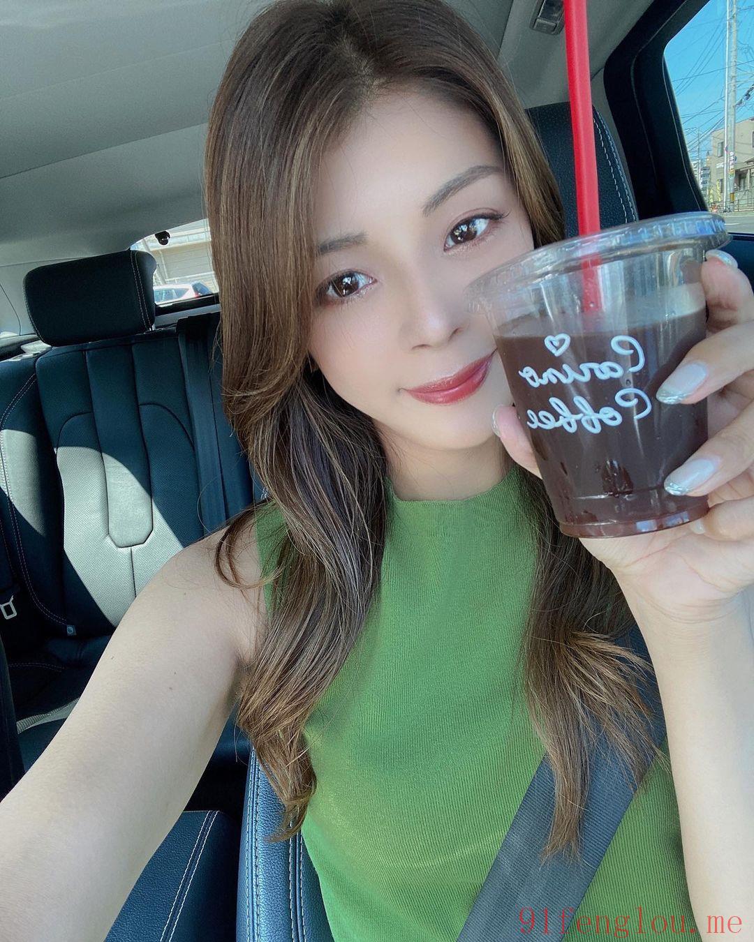 颜值高，活好，会玩，操的人仰马翻