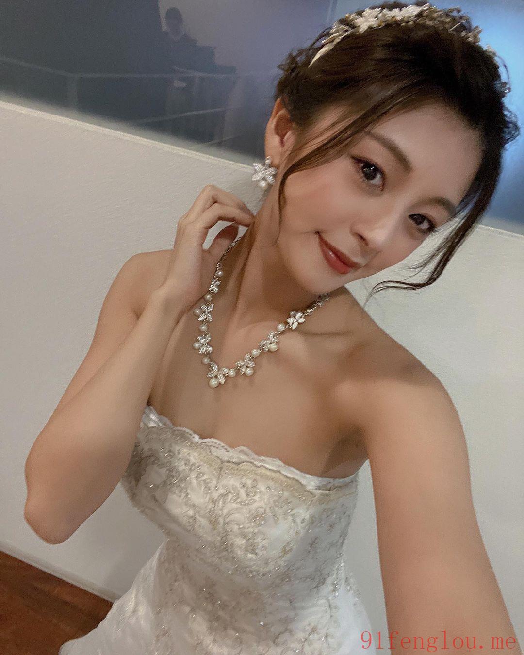 颜值高，活好，会玩，操的人仰马翻