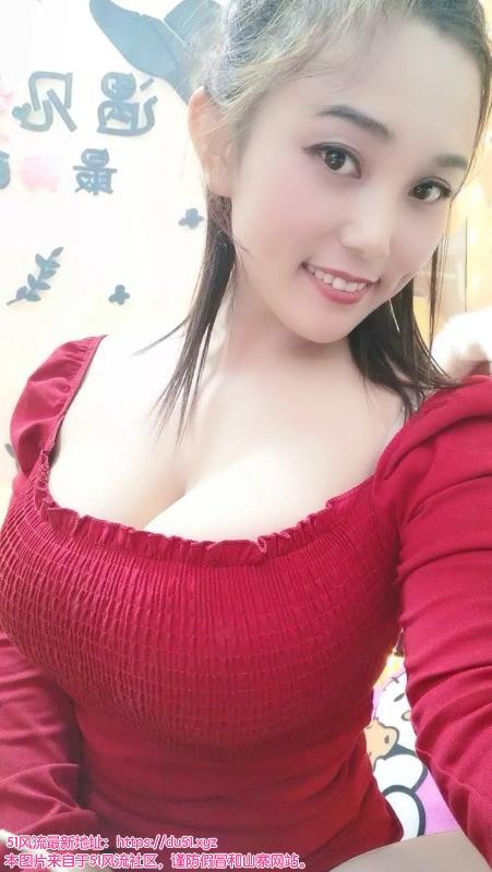 性感的大奶迷妹