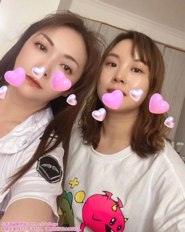 慕名来探双飞姐妹花