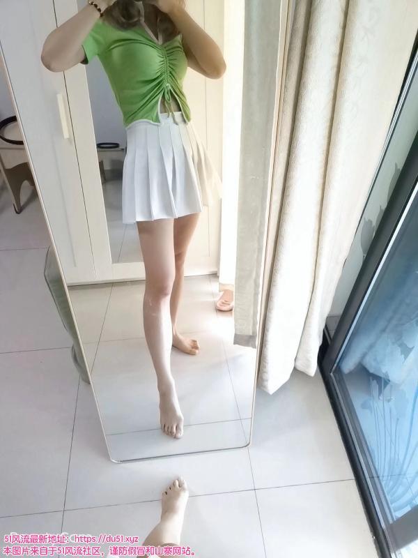 南京腿长小姐姐