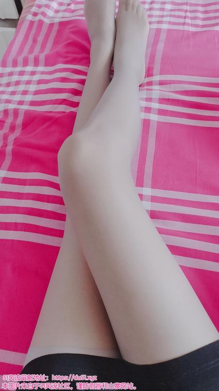 叶子人美身材不错