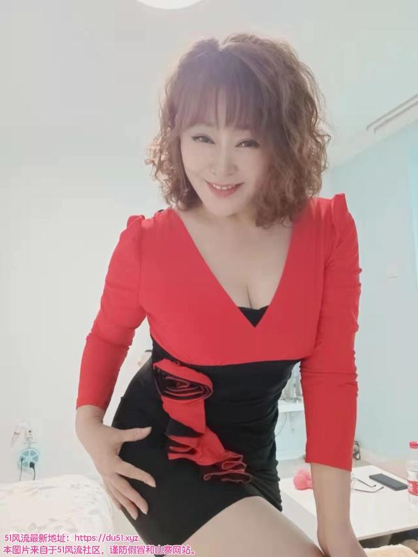 胸大肤白熟女一枚