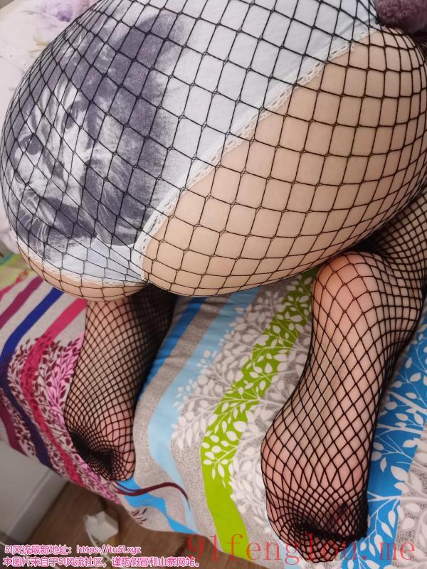 胸大屁股大的少妇