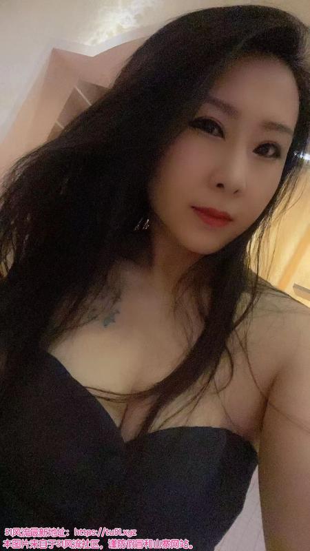 苏州白大奶骚逼