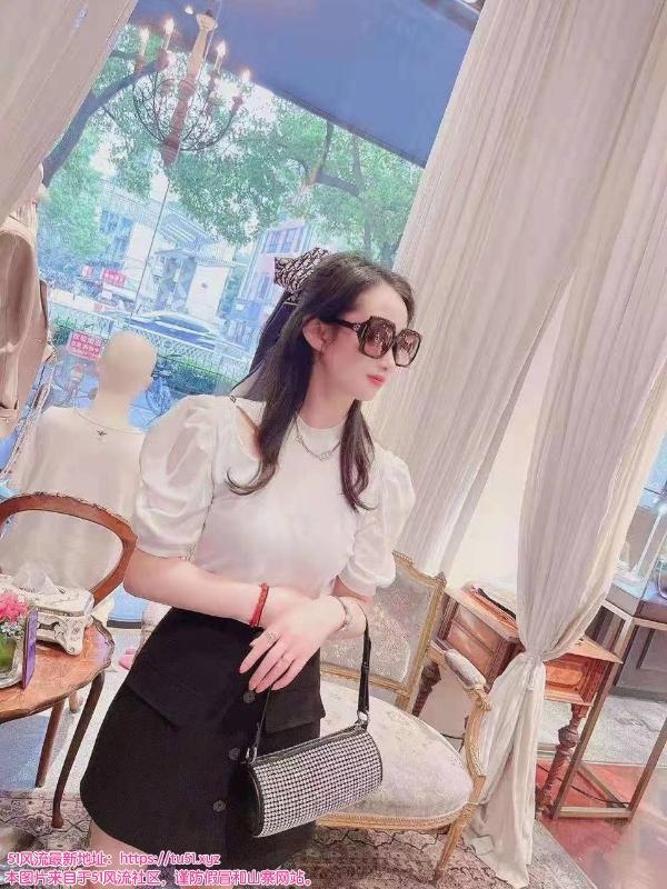 性价比轻熟气质女