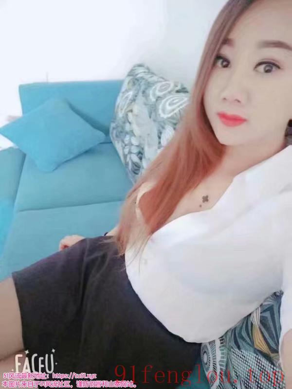 口活好的大奶妹