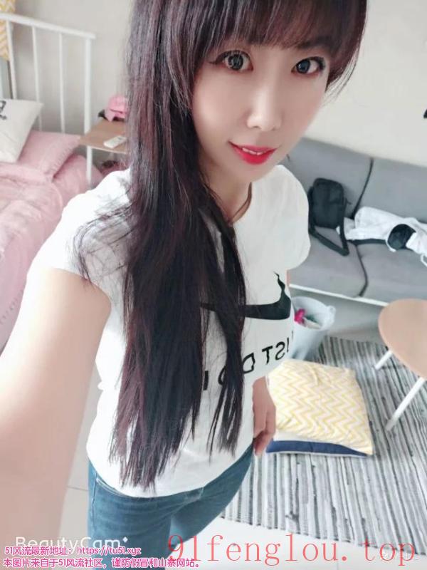 南山黑丝甜美小妹