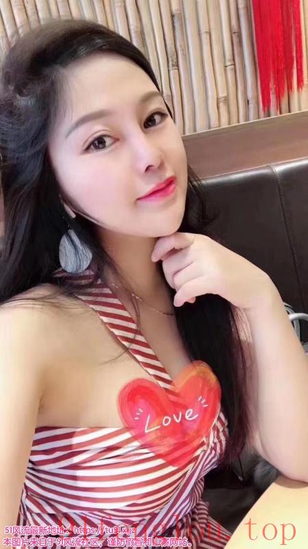 大灯美女玩的开