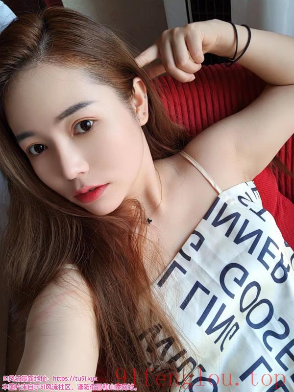 中项气质小美女