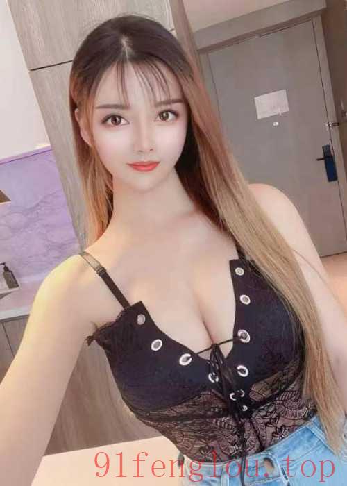 香臀美乳风骚蚀骨,人美活好夜战天明