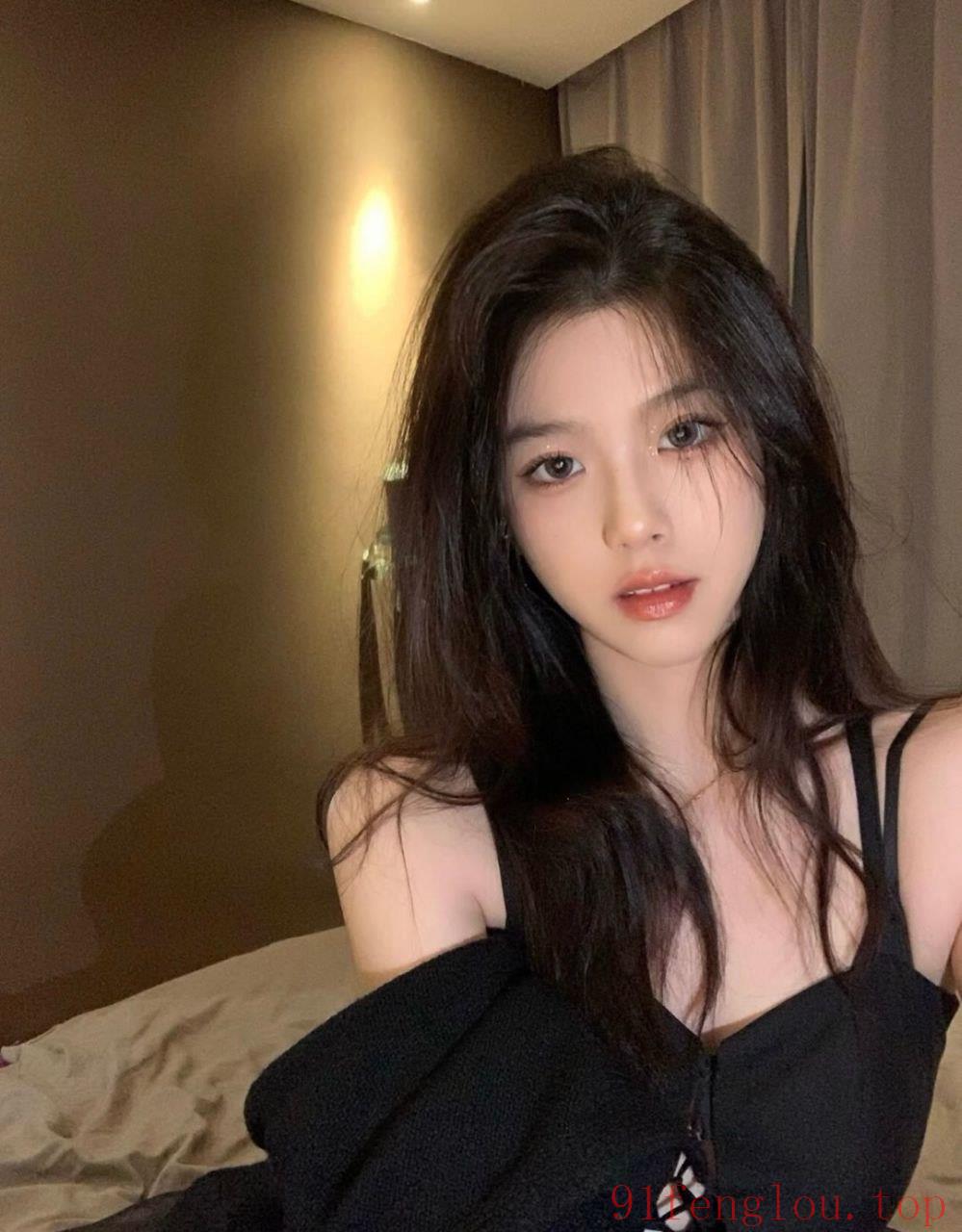 身高168模特级妹子，通体粉白白