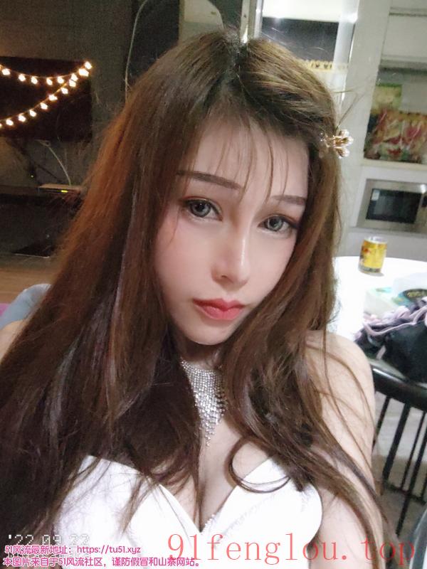 胸大臀肥漂亮美蕊