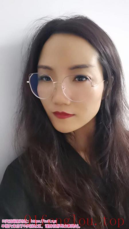 闯关眼镜家小艺