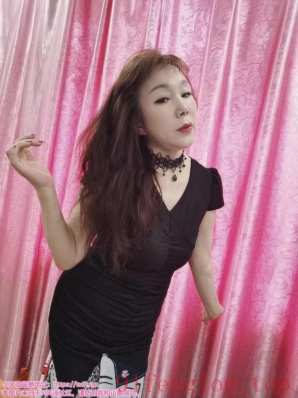 轻熟女意犹未尽