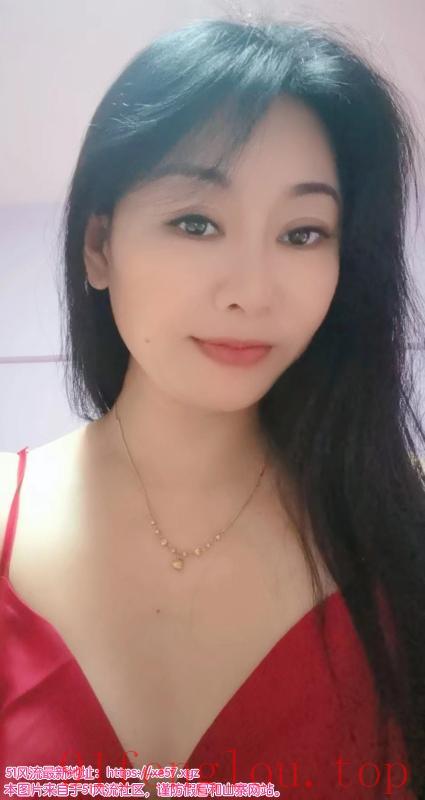 竹山路风骚少妇