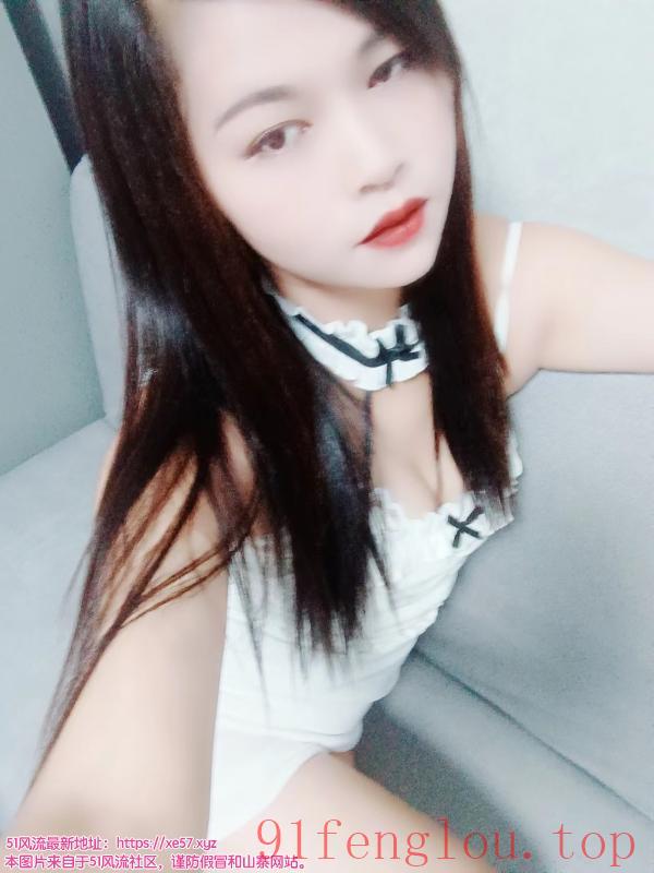 东站制服服务系珊珊