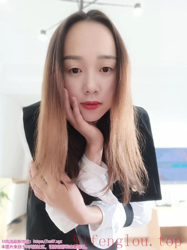 身材娇小的少妇