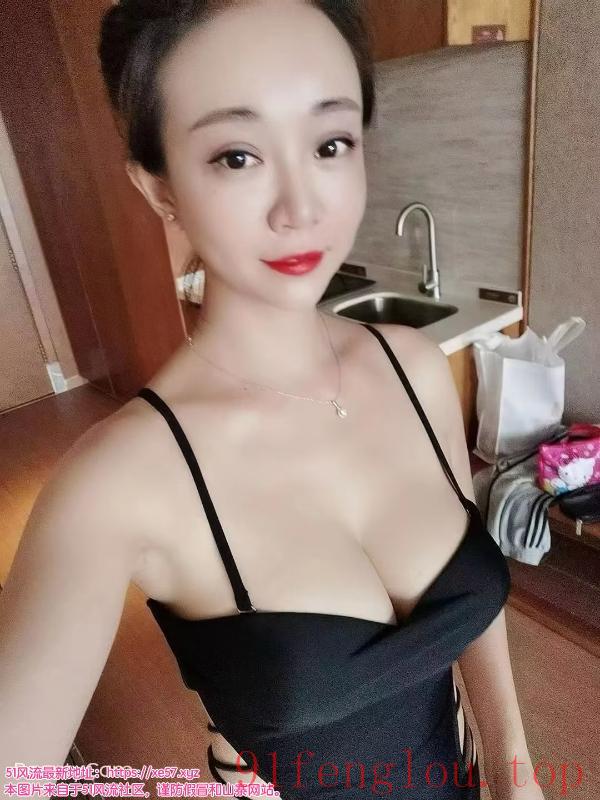 静安短发妹潇潇