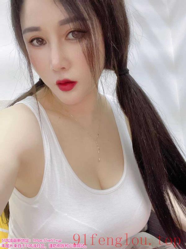 服务系大胸少妇