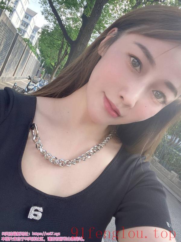 南山颜值不错的骚妹