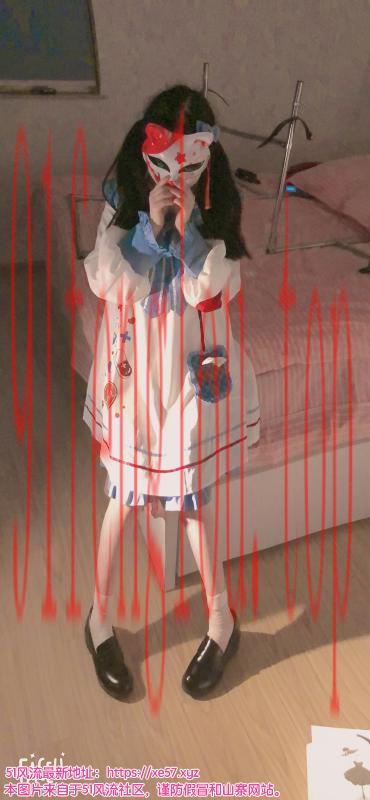 制服特多小草莓