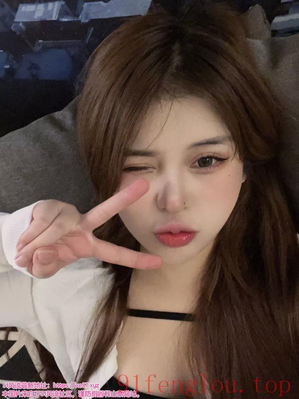 年轻小姐姐秋辞