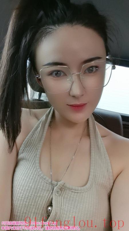 美容院单飞小妞