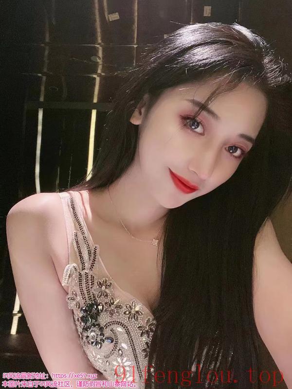 滨江制服女上丹丹