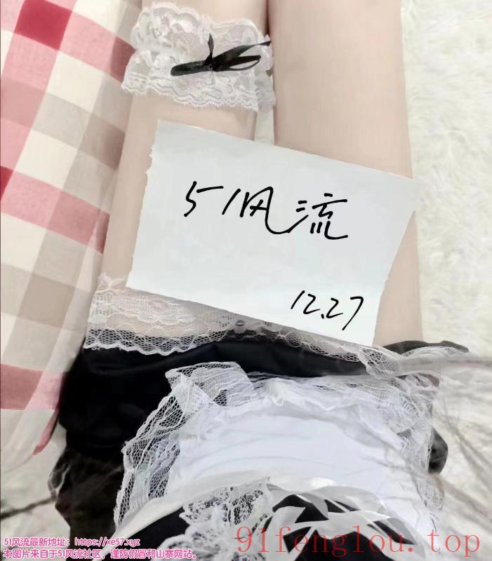 滨江制服女上丹丹