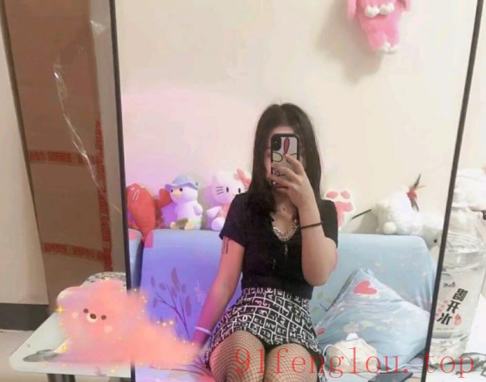 宝安性感短发美女