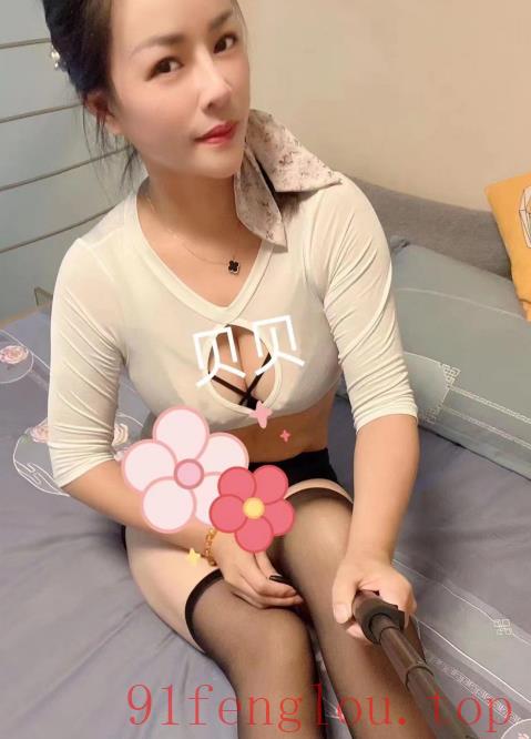 充满激情的星光耀喷水贝贝