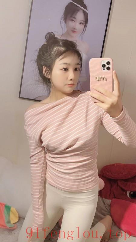 西安D杯巨乳校花刚下水白粉嫩