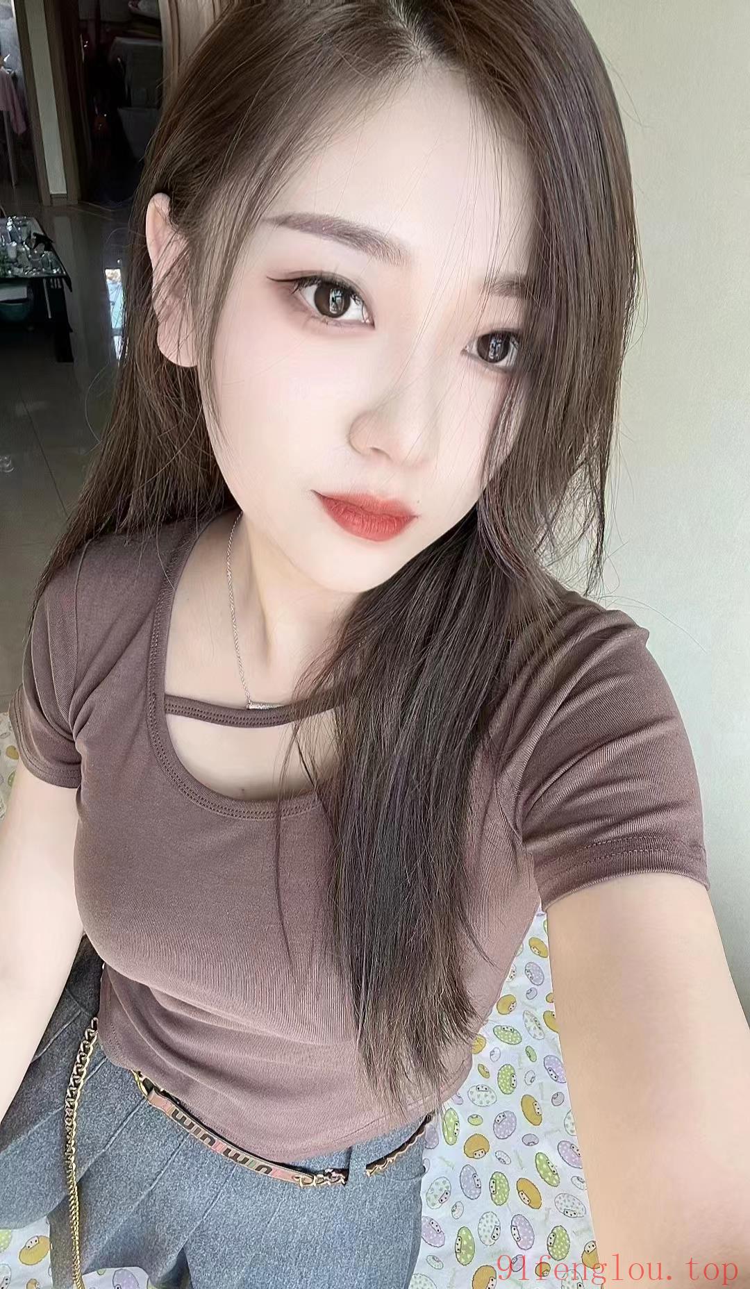 有韵味很骚的微微妹子