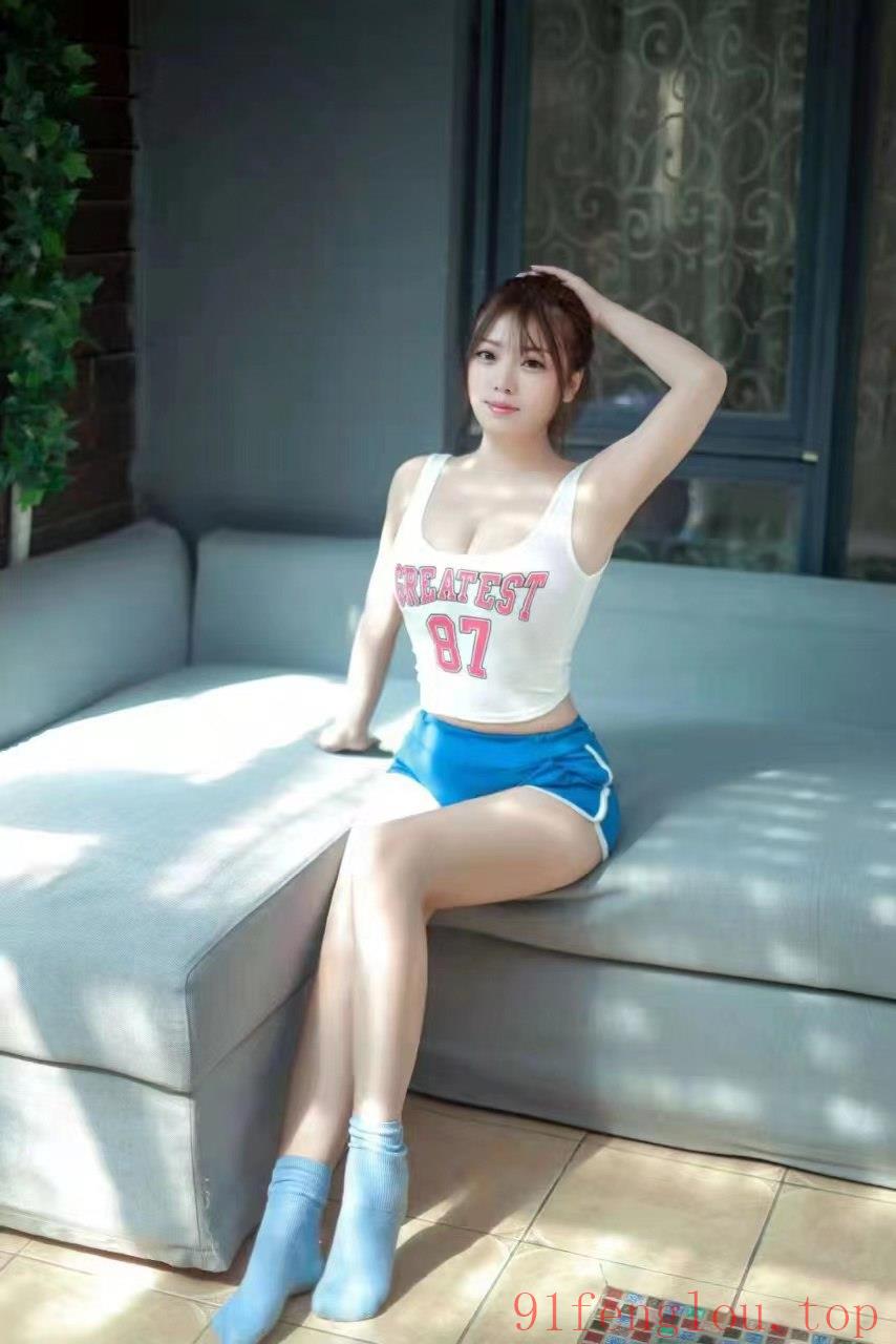 舔胸，漫游69，舌吻舔骚穴视觉盛宴