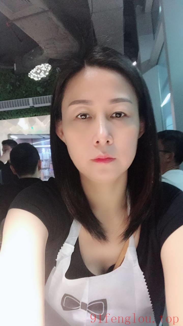 风骚撩人服务一流熟妇