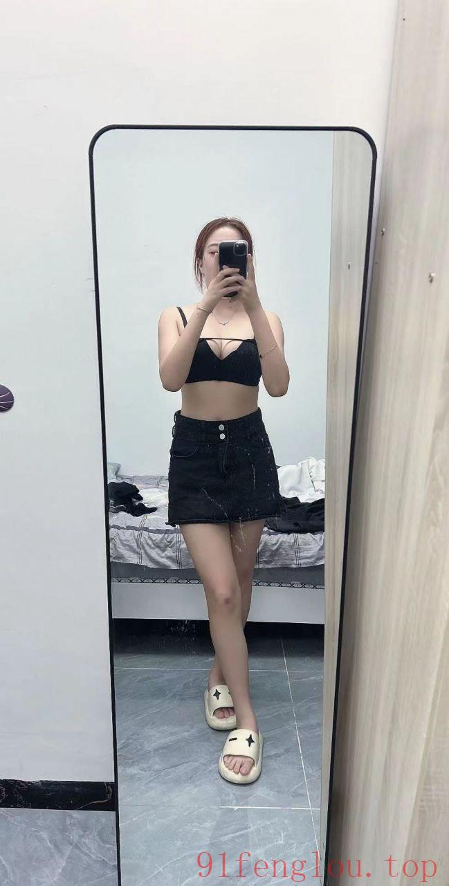 嫩出水的妹子 完美配合