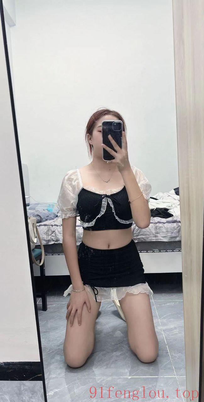 嫩出水的妹子 完美配合